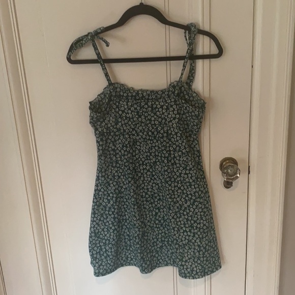 Green Floral Dress - Picture 4 of 6